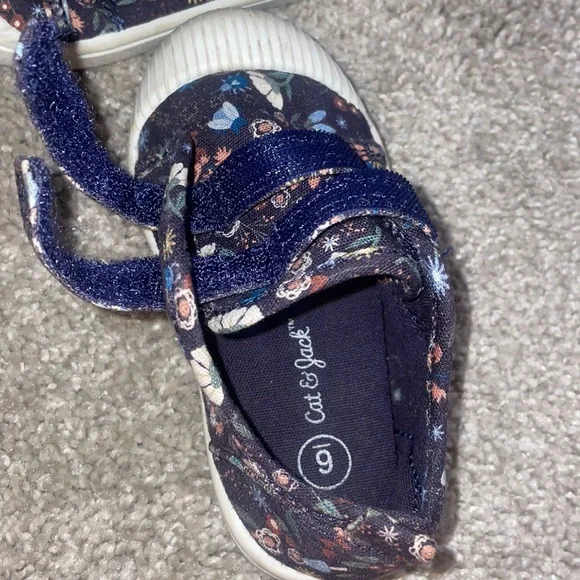 - Major sale $6 was $17 Cat and Jack toddler strap in shoes blue and floral - Picture 3 of 9
